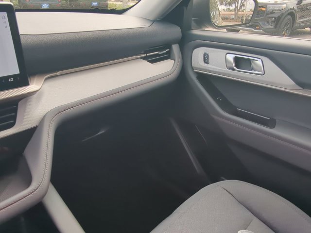 New 2026 Ford Explorer Active RWD image 18