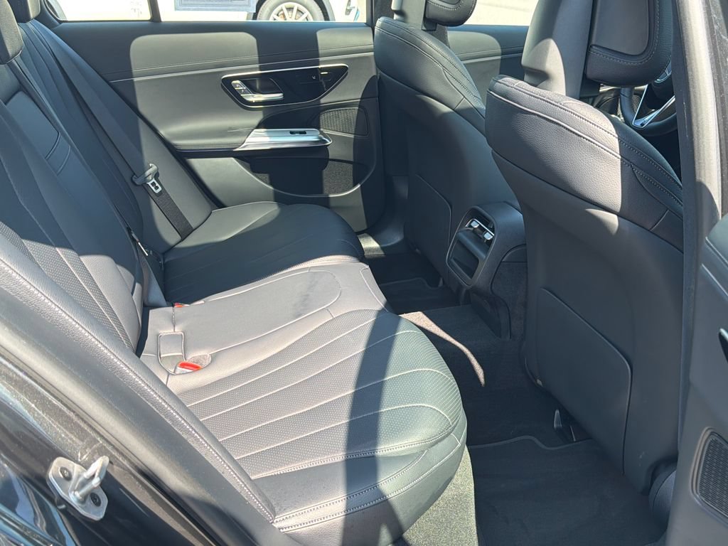 Certified 2025 Mercedes-Benz E 350 4MATIC Sedan w/ MBUS Superscreen Package image 50