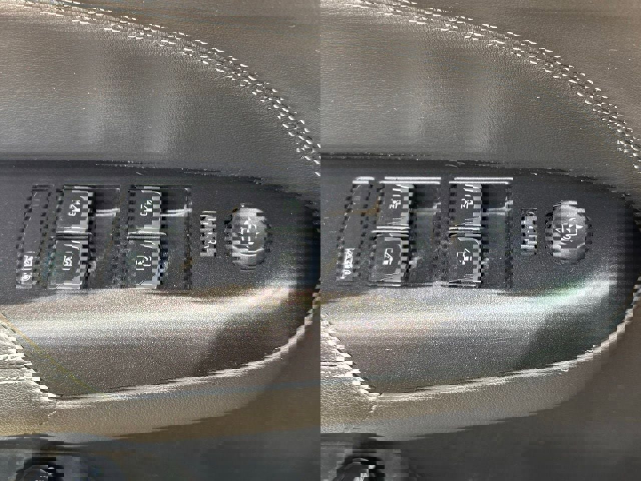 Used 2016 Cadillac SRX Luxury image 23