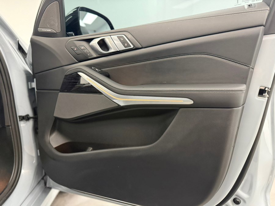 Used 2026 BMW X7 xDrive40i w/ Executive Package image 52