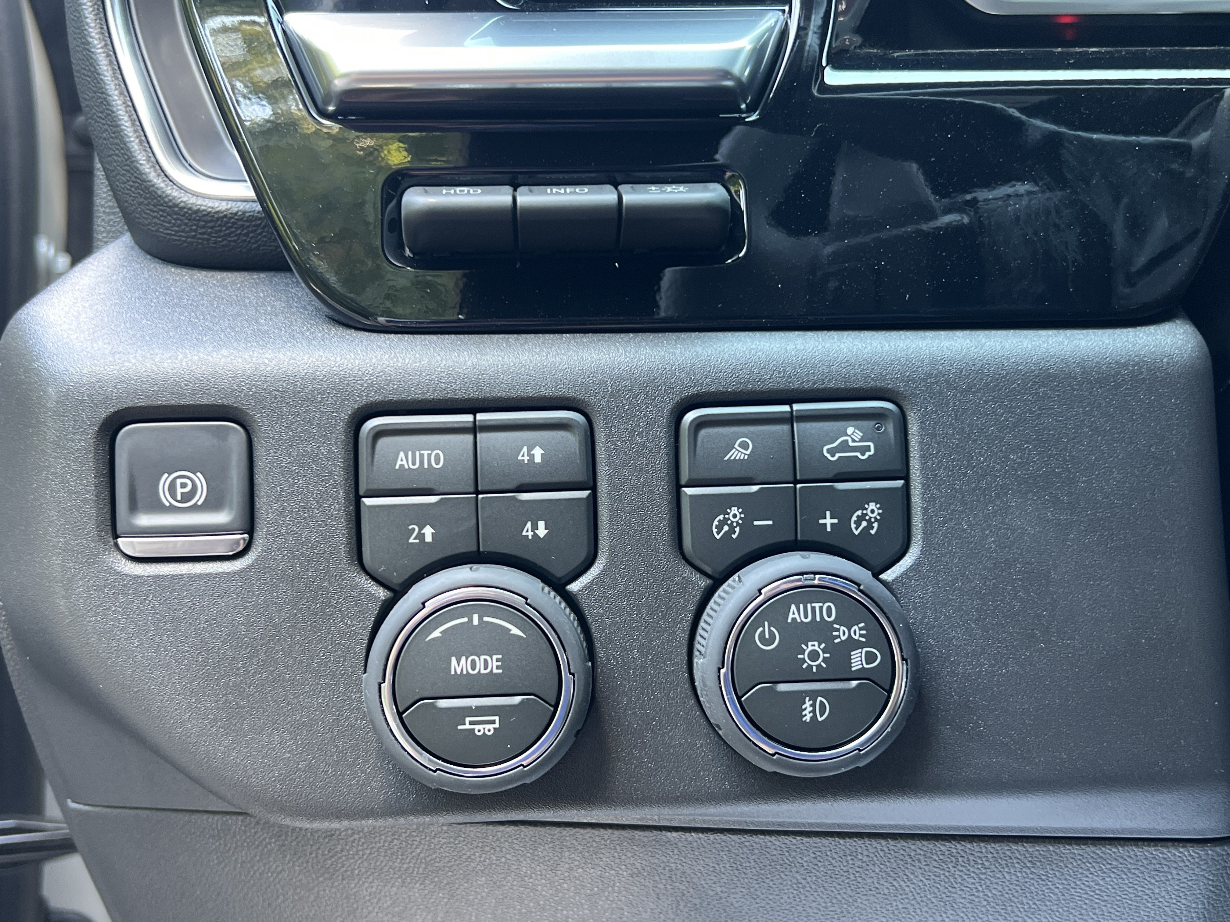 New 2026 Chevrolet Silverado 1500 High Country AWD/4WD image 18