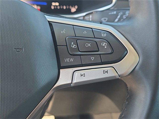 Used 2025 Volkswagen Taos SE image 23