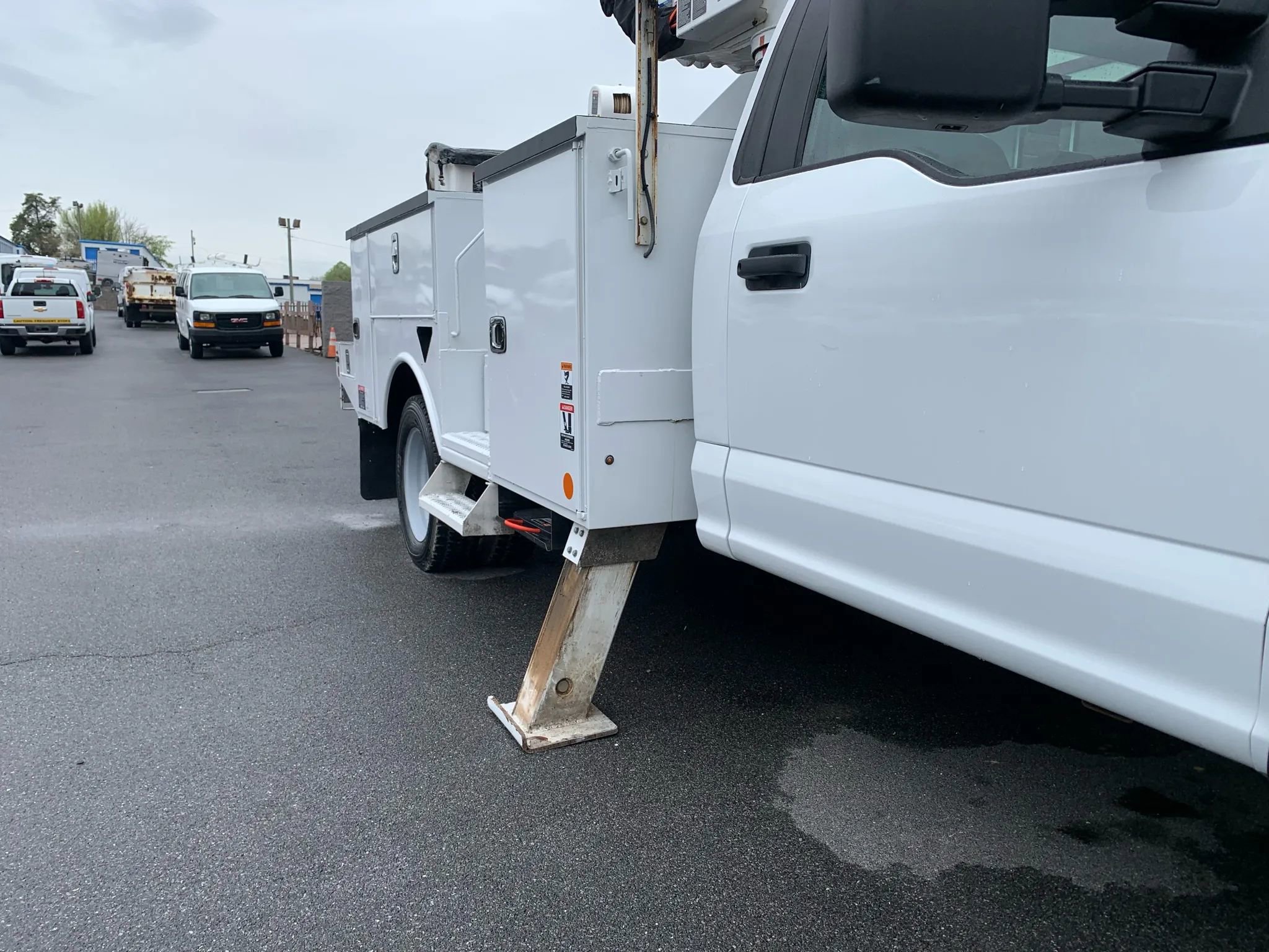 Used 2017 Ford F550 XL 169  W.B. 2D image 37