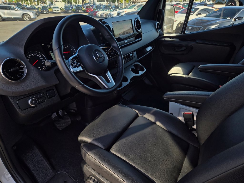 Used 2024 Mercedes-Benz Sprinter 2500 image 10