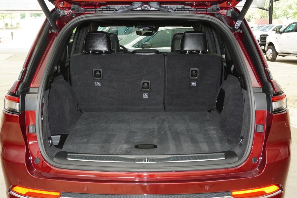 Used 2024 Jeep Grand Cherokee Overland AWD/4WD image 32