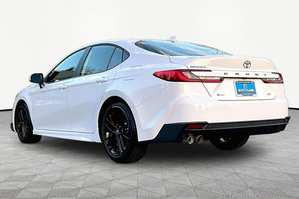 Used 2025 Toyota Camry SE image 5