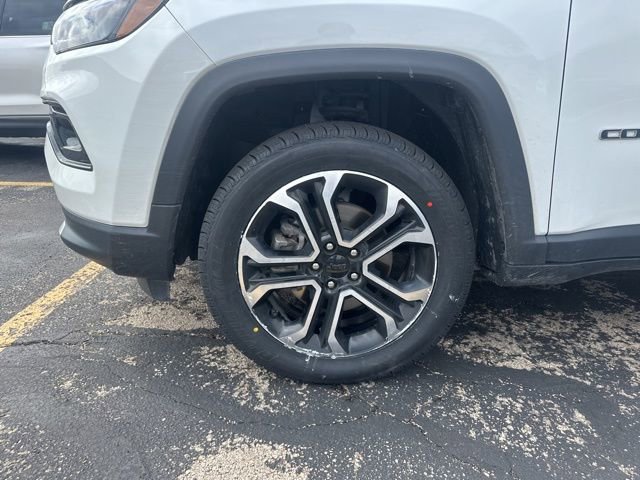 Used 2022 Jeep Compass Limited image 19