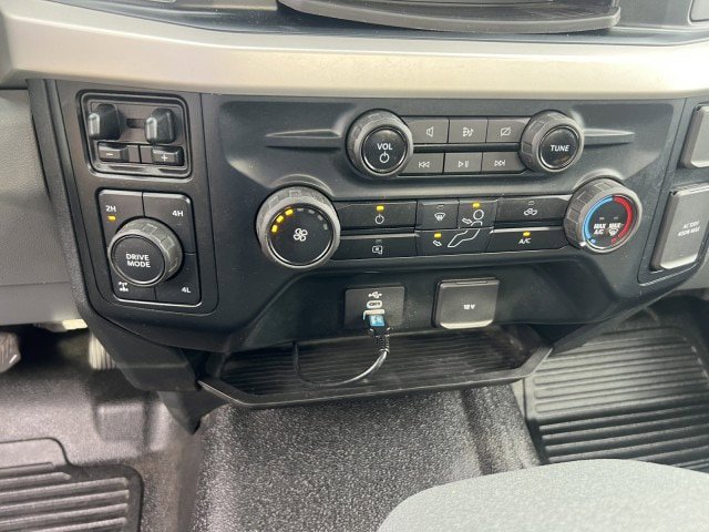 Used 2023 Ford F350 XLT w/ 360-Degree Camera Package AWD/4WD image 16