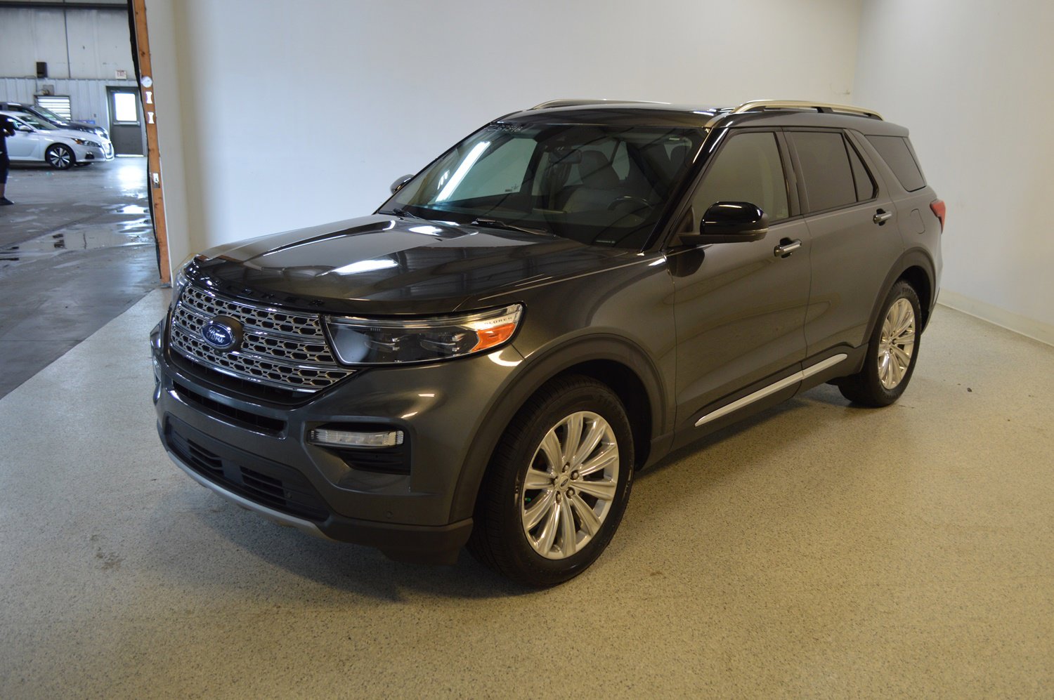 Used 2020 Ford Explorer Limited w/ Class III Trailer Tow Package image 7