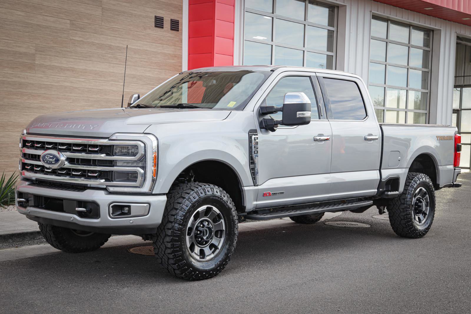 Used 2023 Ford F350 Platinum w/ Tremor Off-Road Package image 9