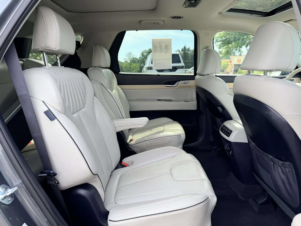 Used 2024 Hyundai Palisade Limited FWD image 10
