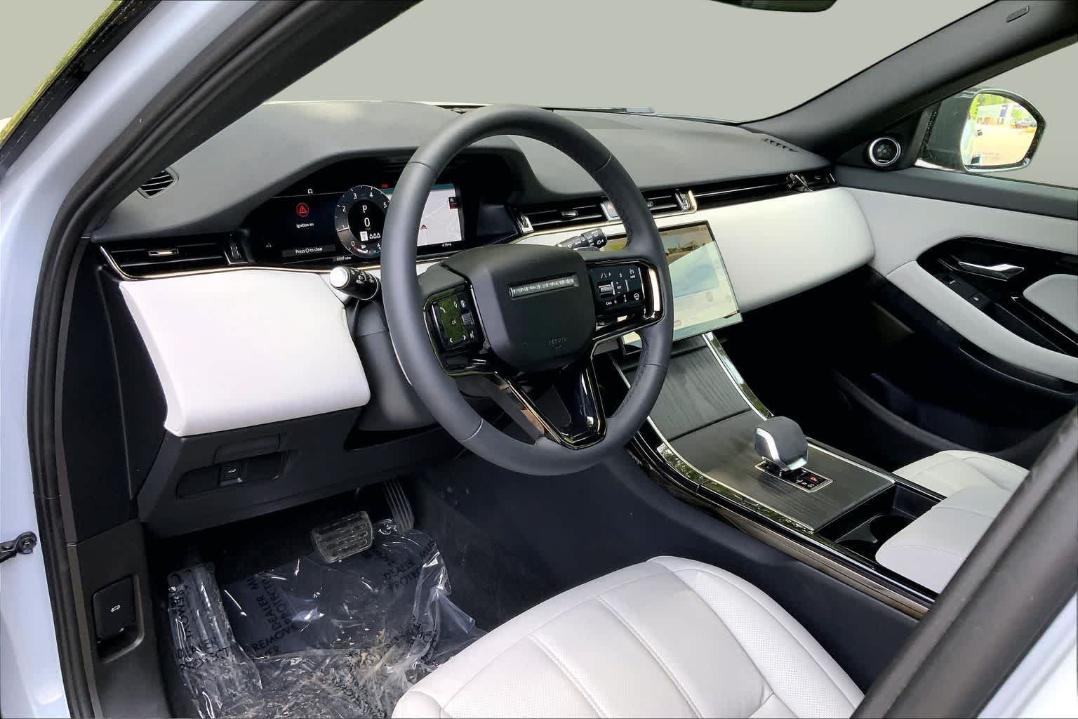 Used 2026 Land Rover Range Rover Evoque S AWD/4WD image 17