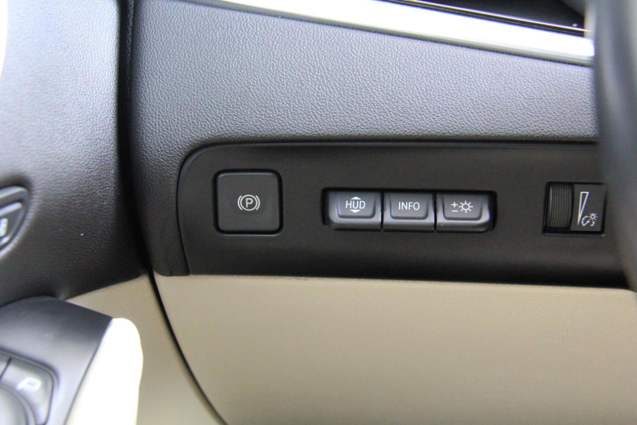 Used 2023 Buick Enclave Avenir w/ Avenir Technology Package FWD image 14