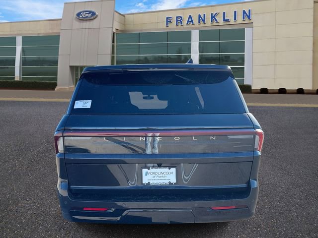 New 2025 Lincoln Navigator Reserve w/ Jet Appearance Package AWD/4WD image 6