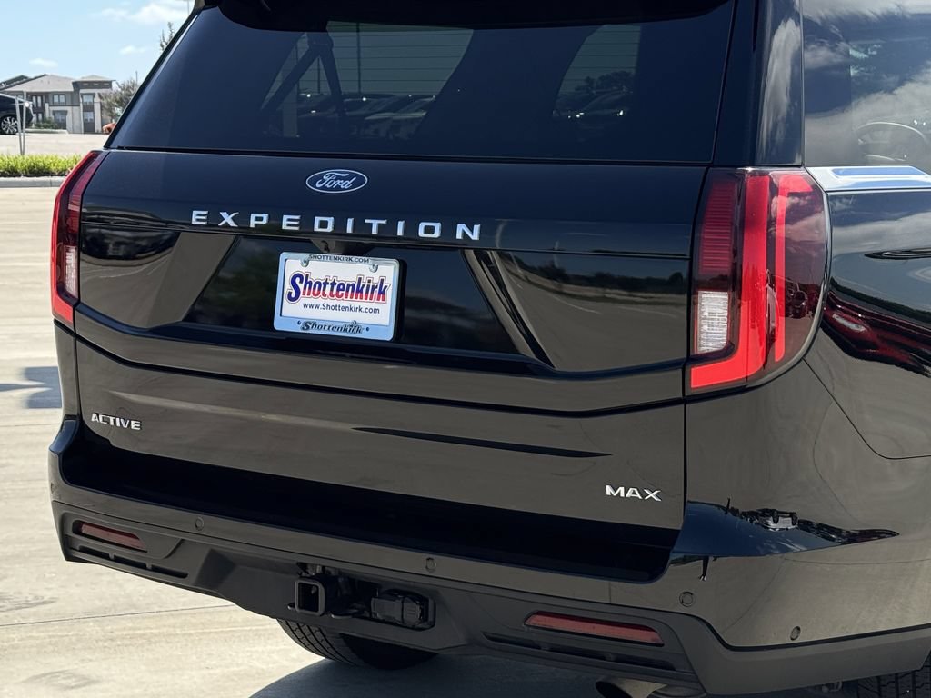 Used 2025 Ford Expedition Max Active RWD image 6