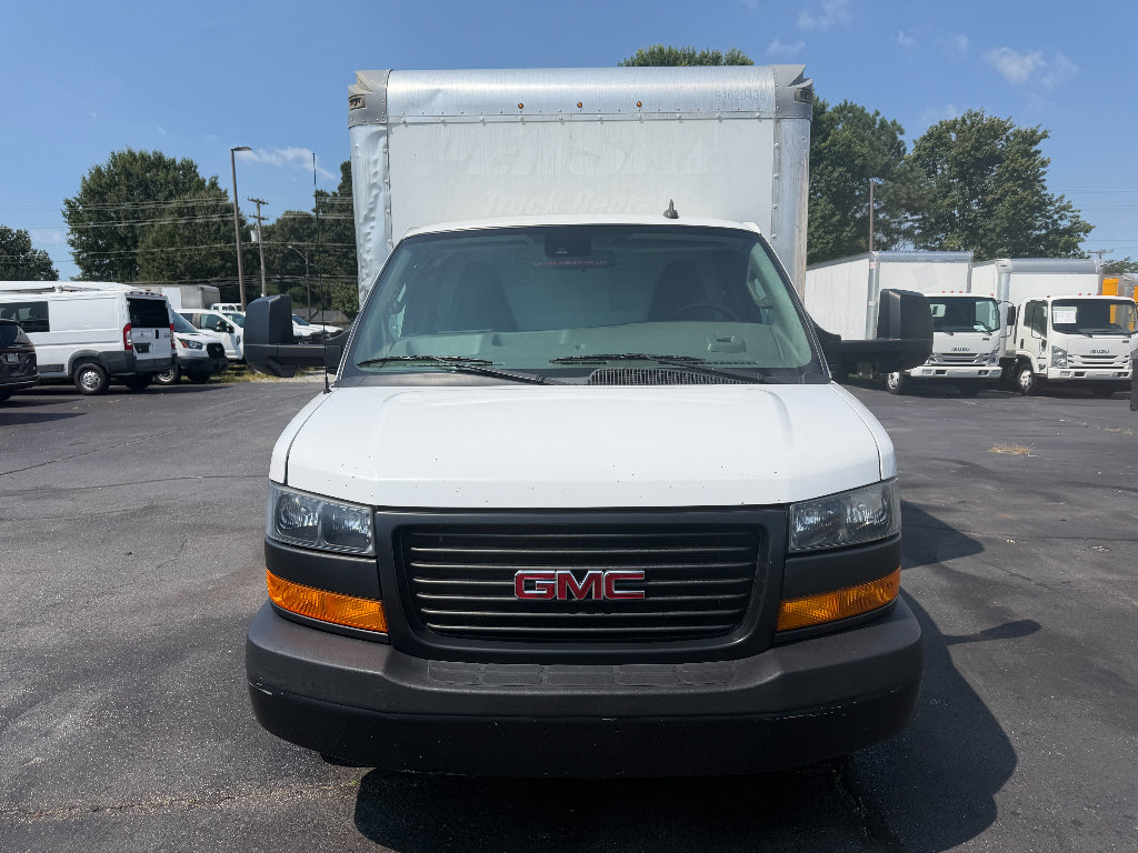 Used 2021 GMC Savana 3500 Extended w/ Power Convenience Package RWD image 3