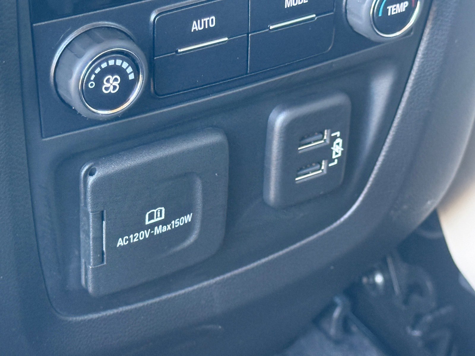 Used 2020 Buick Enclave Essence w/ Sound and Sites Package image 26