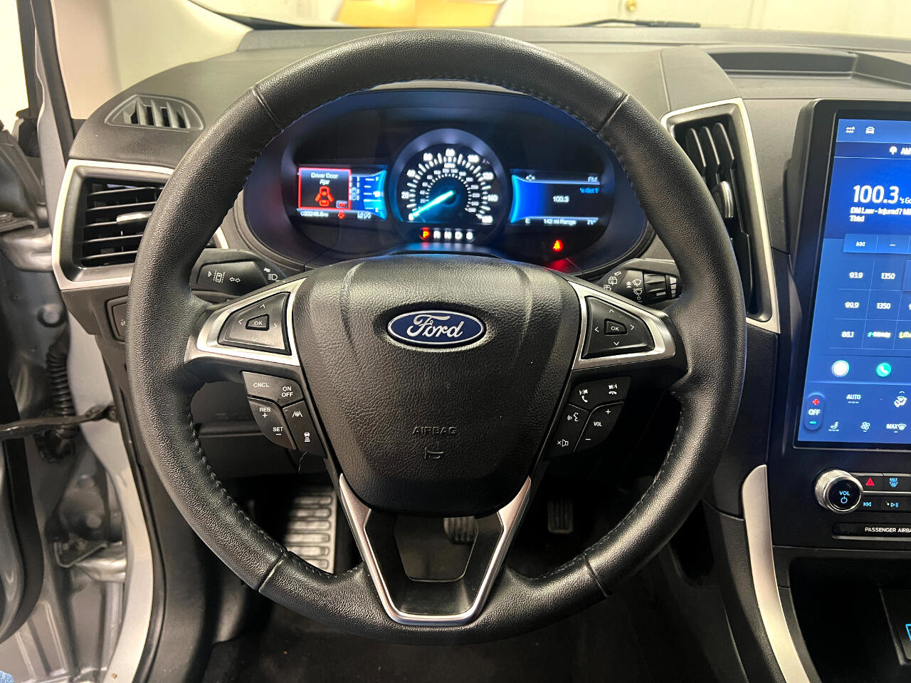Used 2024 Ford Edge SEL image 34