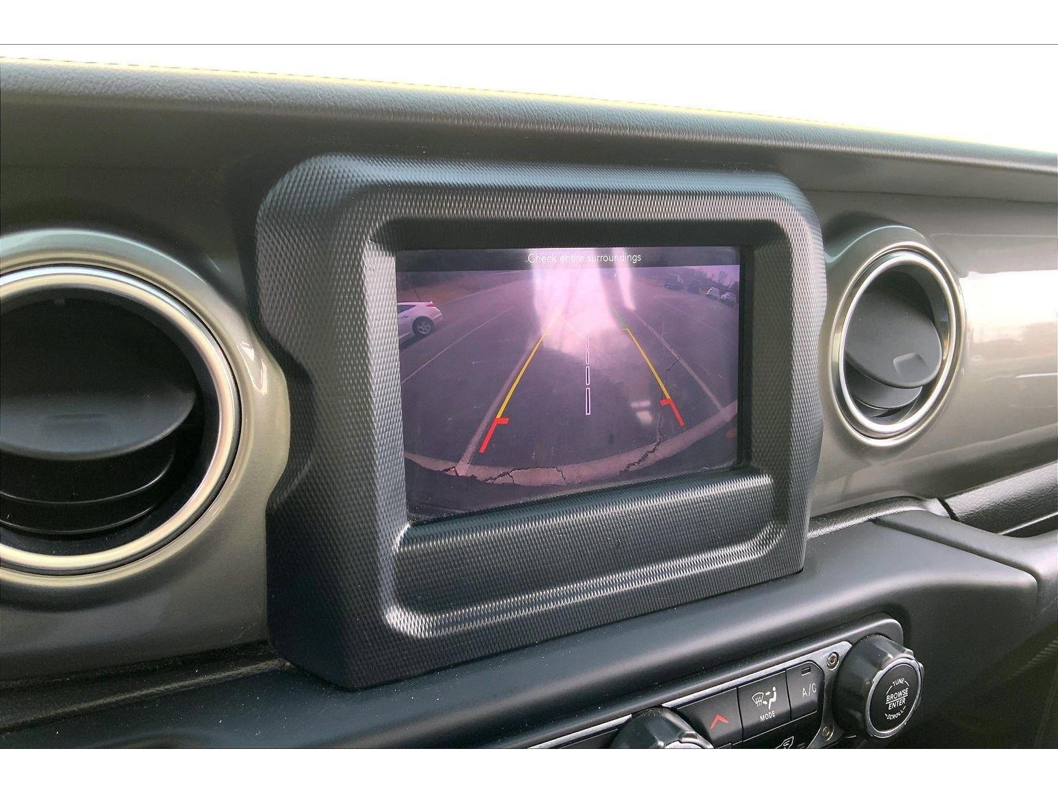 Used 2019 Jeep Wrangler Unlimited Sahara image 18