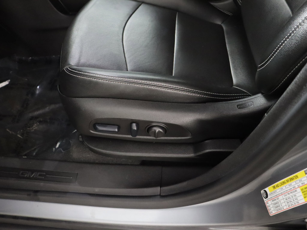 Used 2024 GMC Terrain SLT AWD/4WD image 30