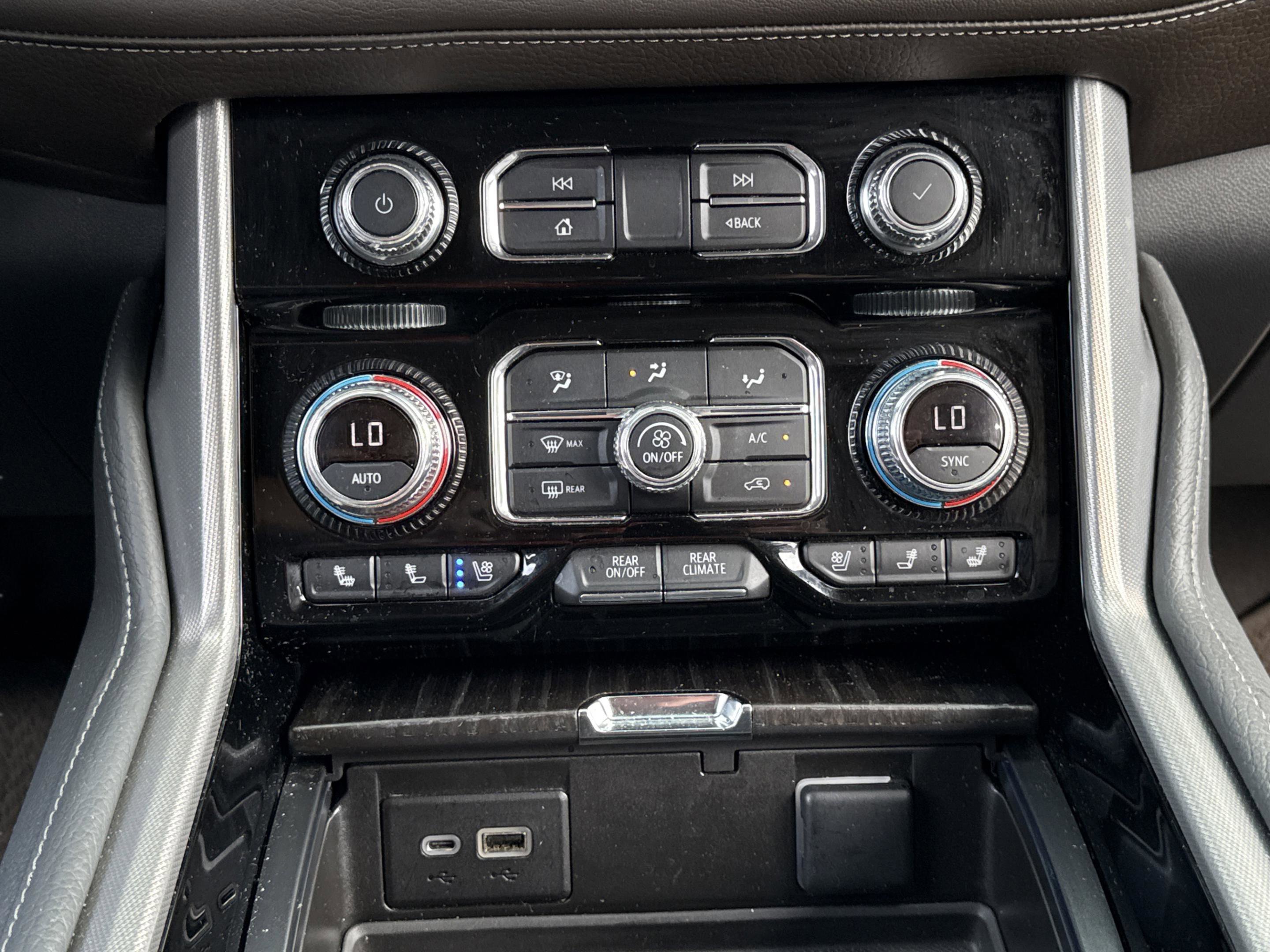 Used 2022 GMC Yukon Denali AWD/4WD image 9