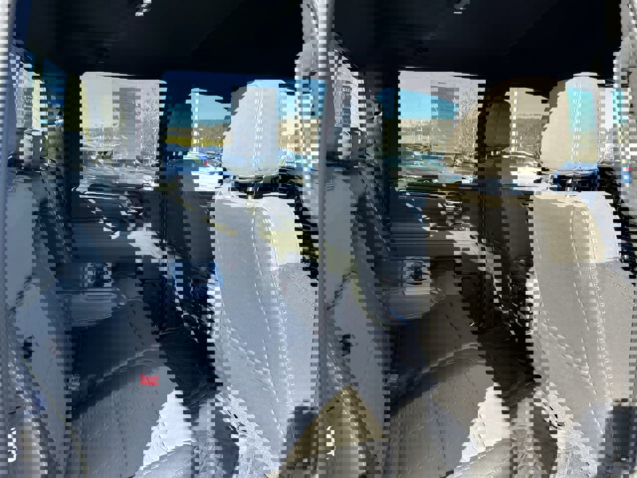 Used 2024 Chevrolet Silverado 2500 ZR2 w/ Snow Plow Prep/Camper Package image 18