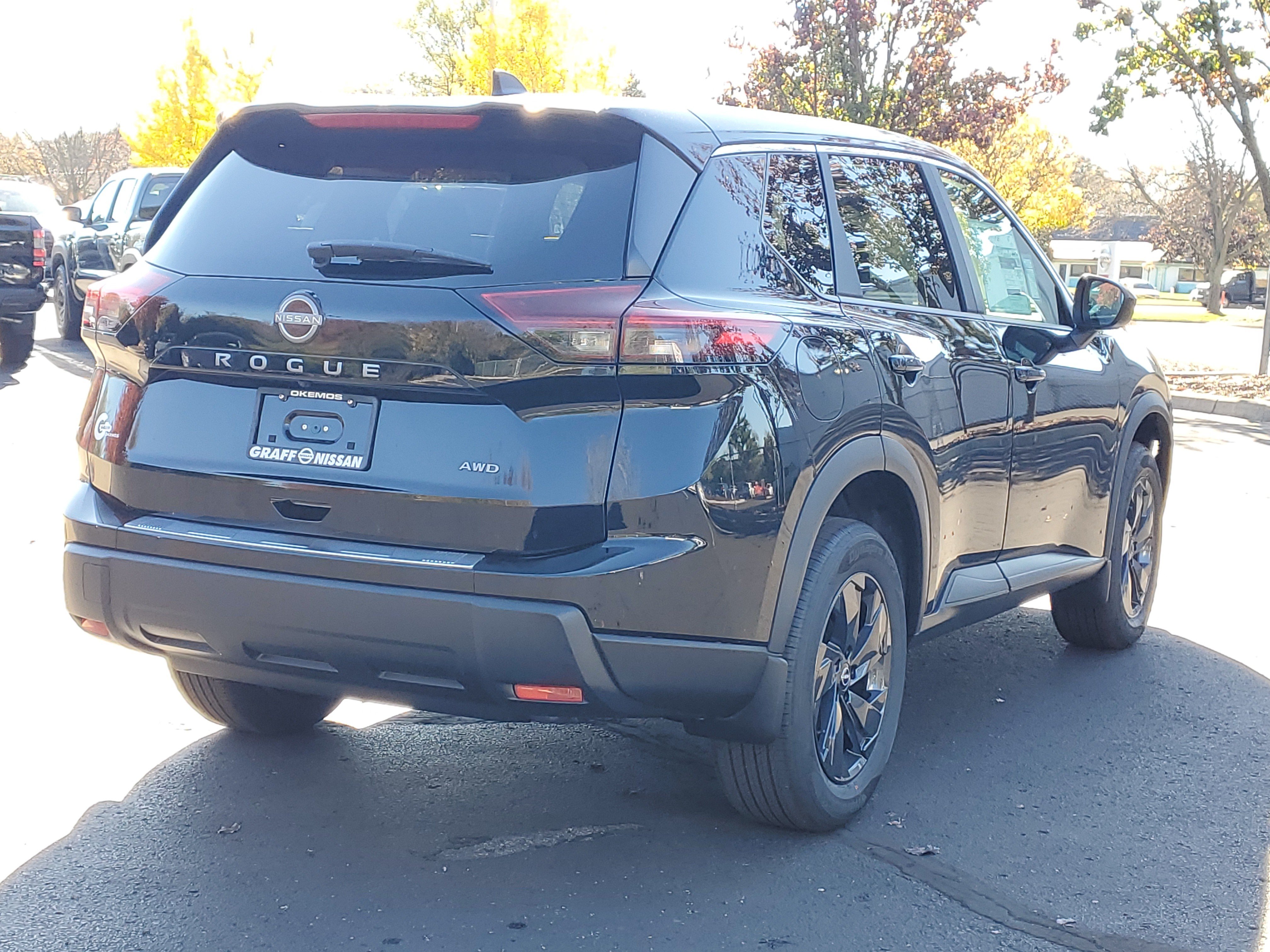 New 2027 Nissan Rogue SV w/ Cold Weather Package AWD/4WD image 3