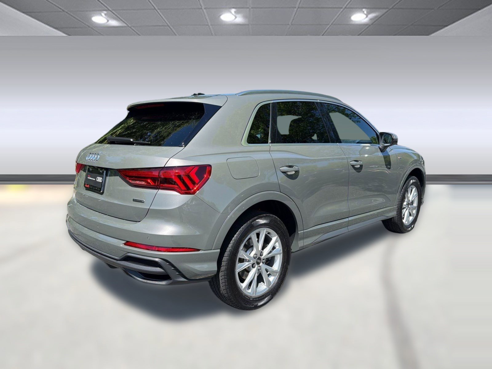 Used 2023 Audi Q3 2.0T Premium w/ Convenience Package AWD/4WD image 9