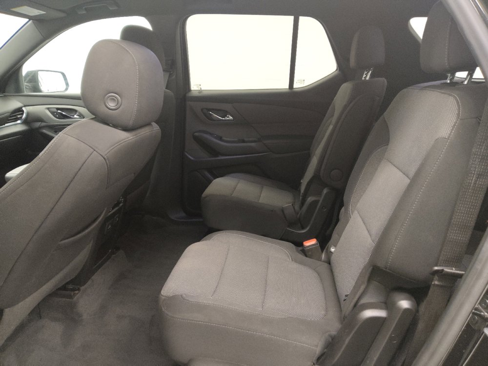 Used 2022 Chevrolet Traverse LT image 18