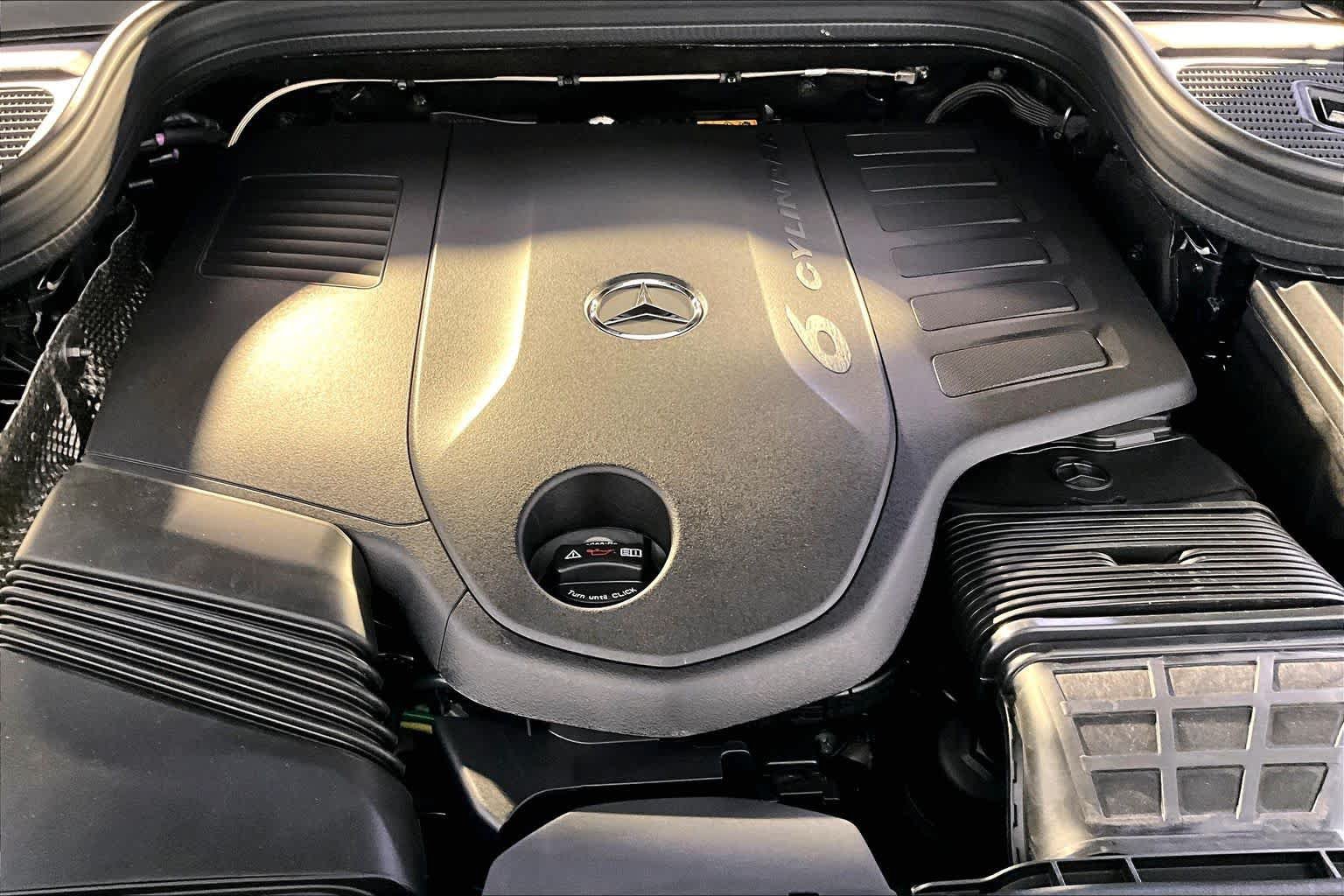 New 2026 Mercedes-Benz GLS 450 4MATIC image 14