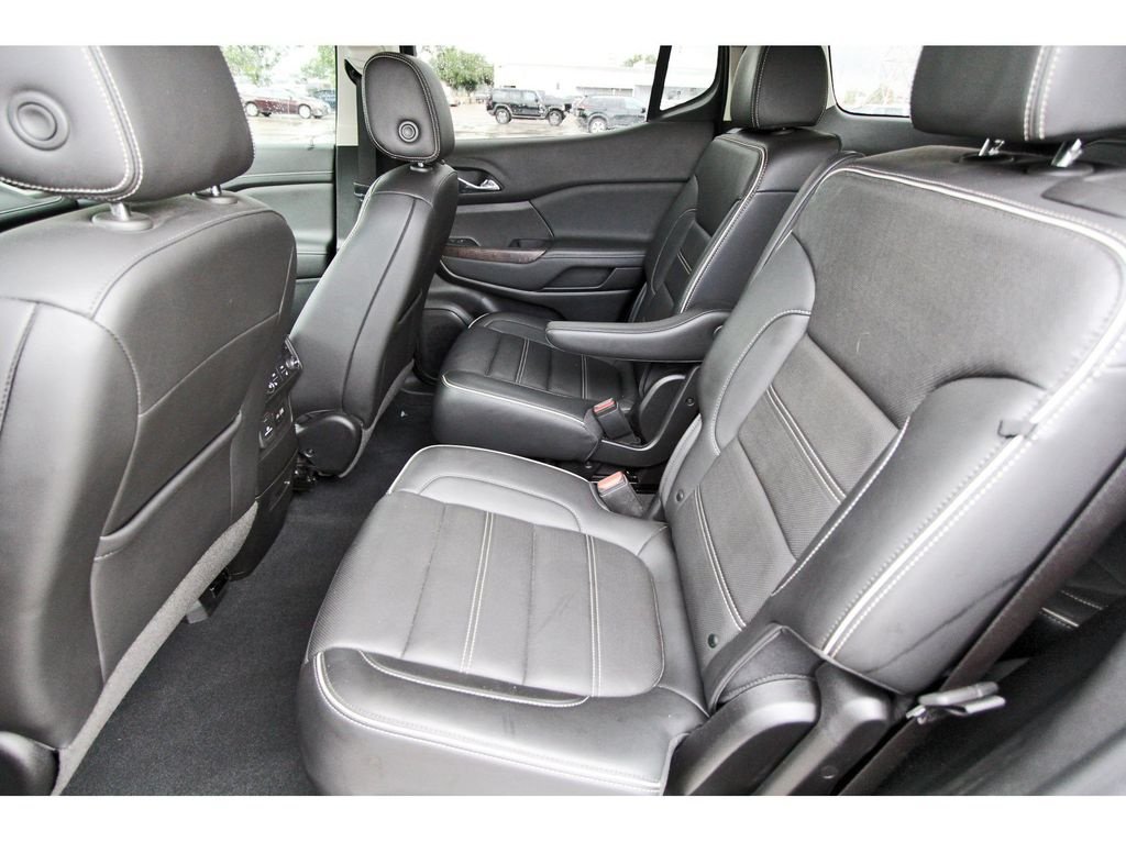 Used 2023 GMC Acadia Denali w/ Denali Ultimate Package FWD image 7