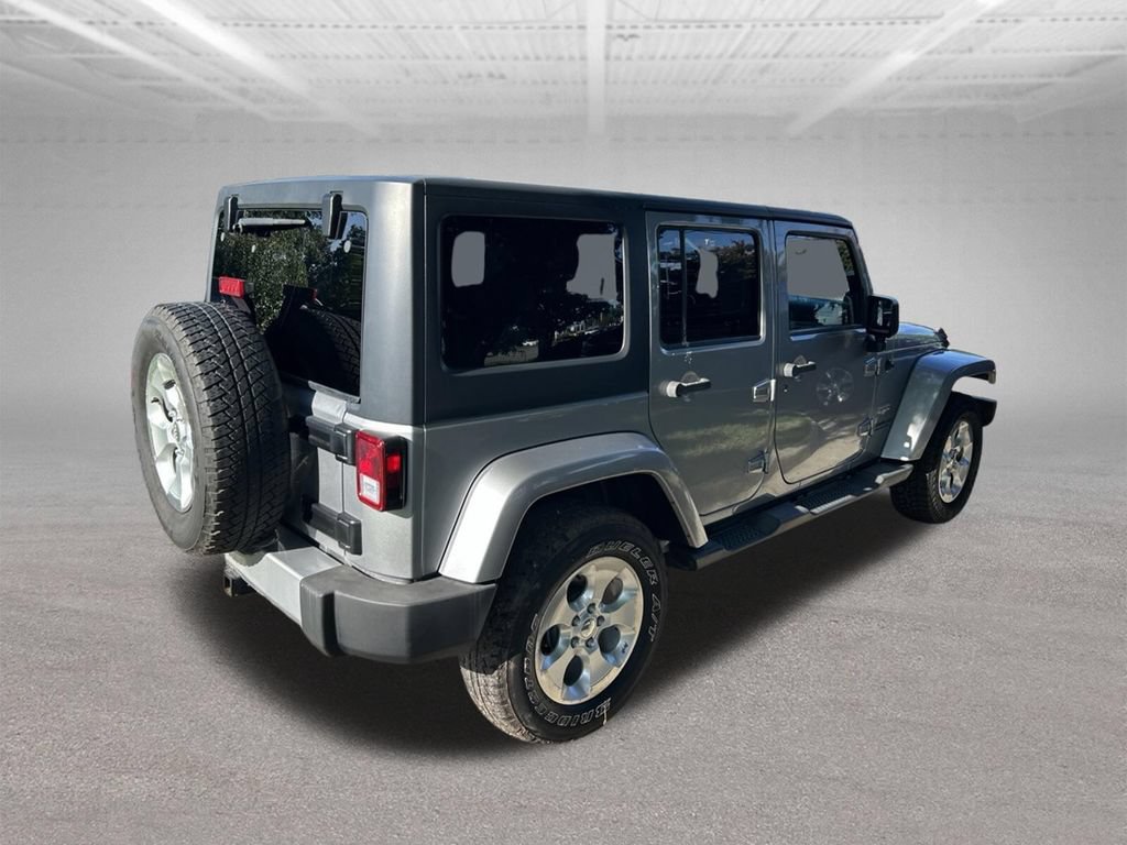 Used 2014 Jeep Wrangler Unlimited Sahara w/ Connectivity Group AWD/4WD image 5