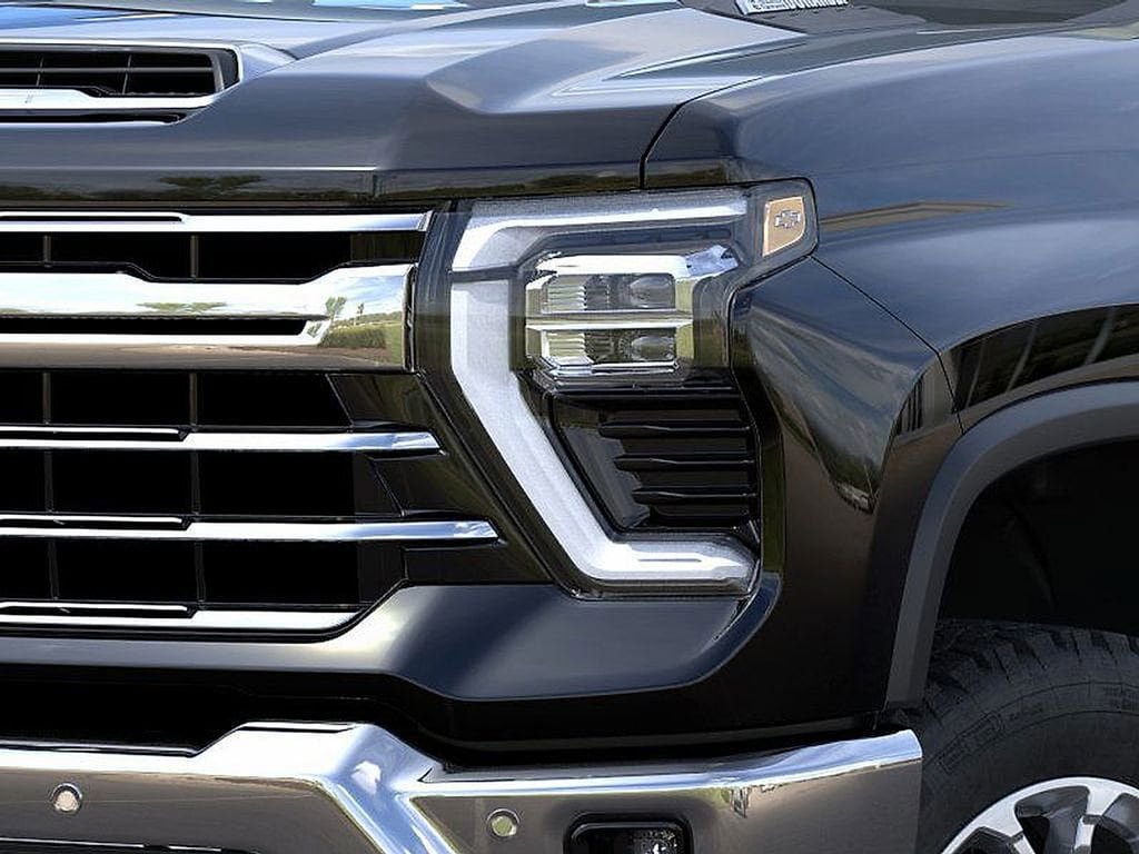New 2026 Chevrolet Silverado 2500 LTZ w/ LTZ Premium Package AWD/4WD image 10