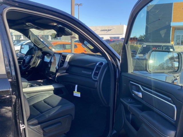 New 2026 RAM 1500 4x4 Crew Cab image 28