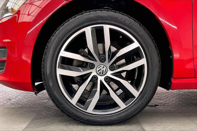 Used 2017 Volkswagen Golf SE image 8