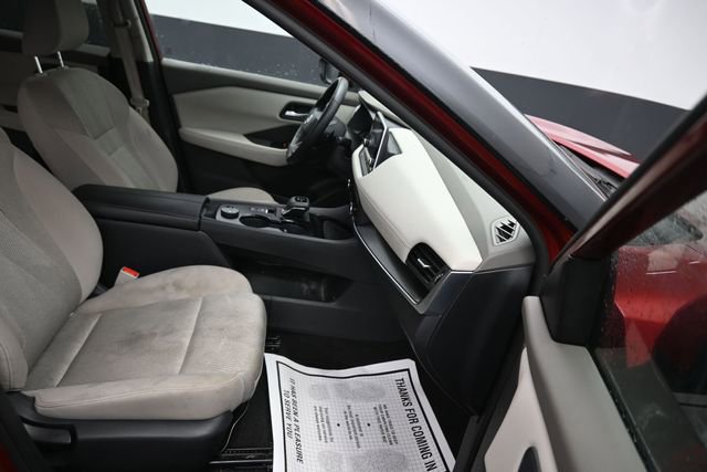 Used 2025 Nissan Rogue SV AWD/4WD image 9