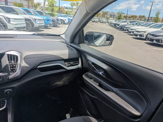 Used 2023 GMC Terrain SLE w/ Driver Convenience Package FWD image 18