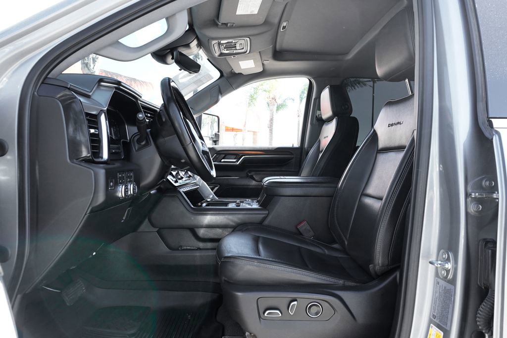 Used 2024 GMC Sierra 3500 Denali w/ Denali Reserve Package image 20