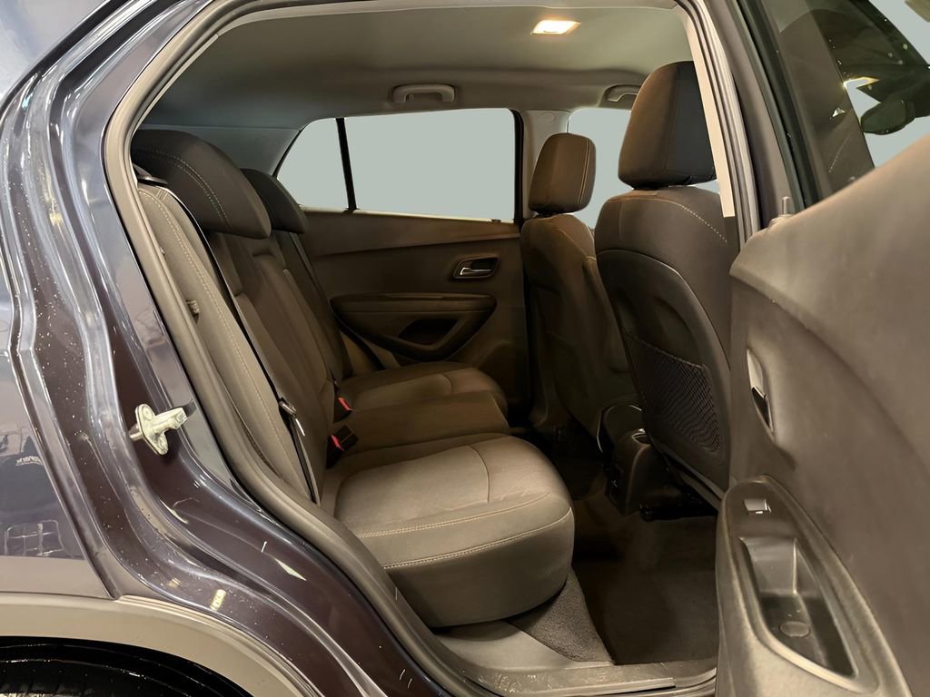 Used 2018 Chevrolet Trax LT image 23