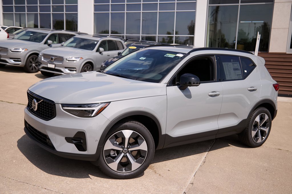 New 2026 Volvo XC40 B5 Plus w/ Protection Package Premier image 3