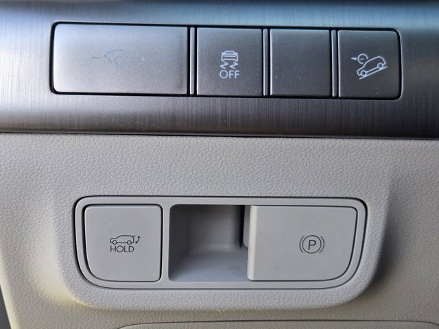 Certified 2025 Hyundai Kona Limited image 24