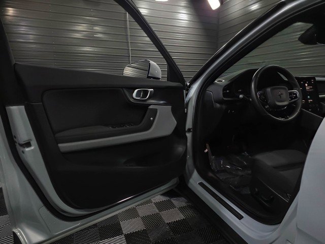 Used 2022 Polestar Polestar 2 w/ Performance Package image 30