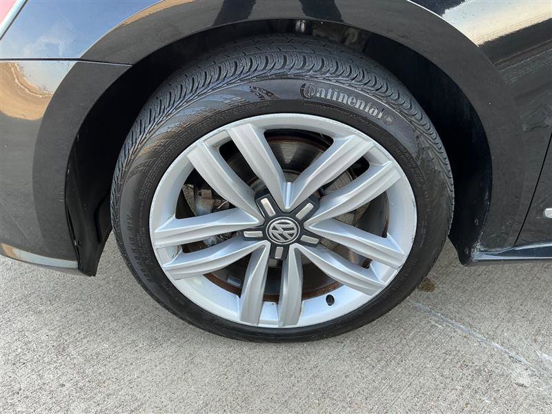 Used 2016 Volkswagen Passat 1.8T w/ Lighting Package image 22
