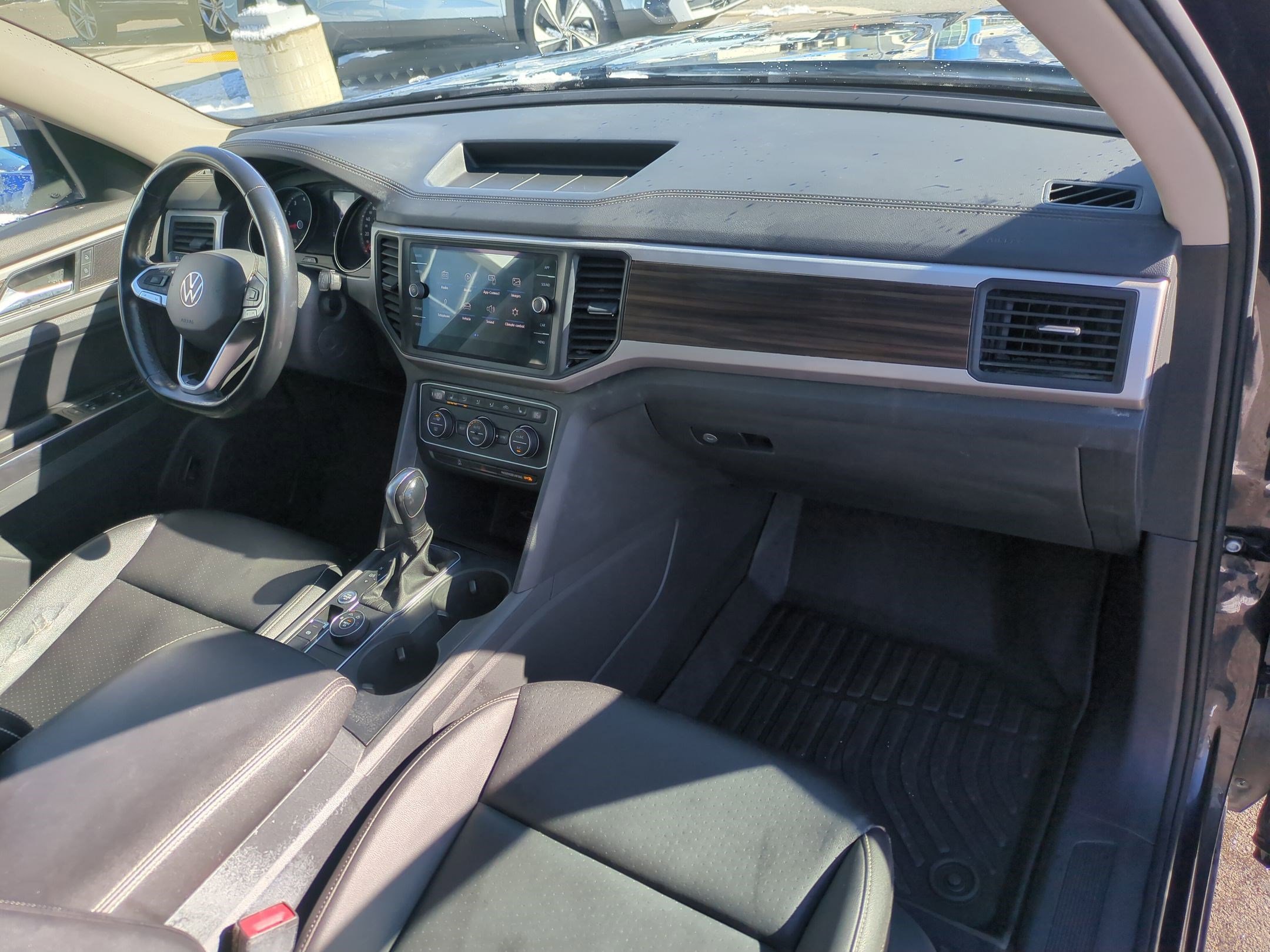 Used 2021 Volkswagen Atlas SE image 33