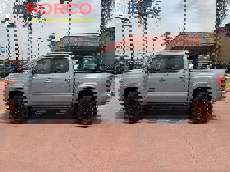 Used 2021 Toyota Tacoma SR5 w/ Blackout Package (TMS) image 5