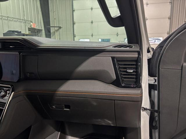 Used 2025 GMC Sierra 2500 AT4 w/ AT4 Preferred Package image 25
