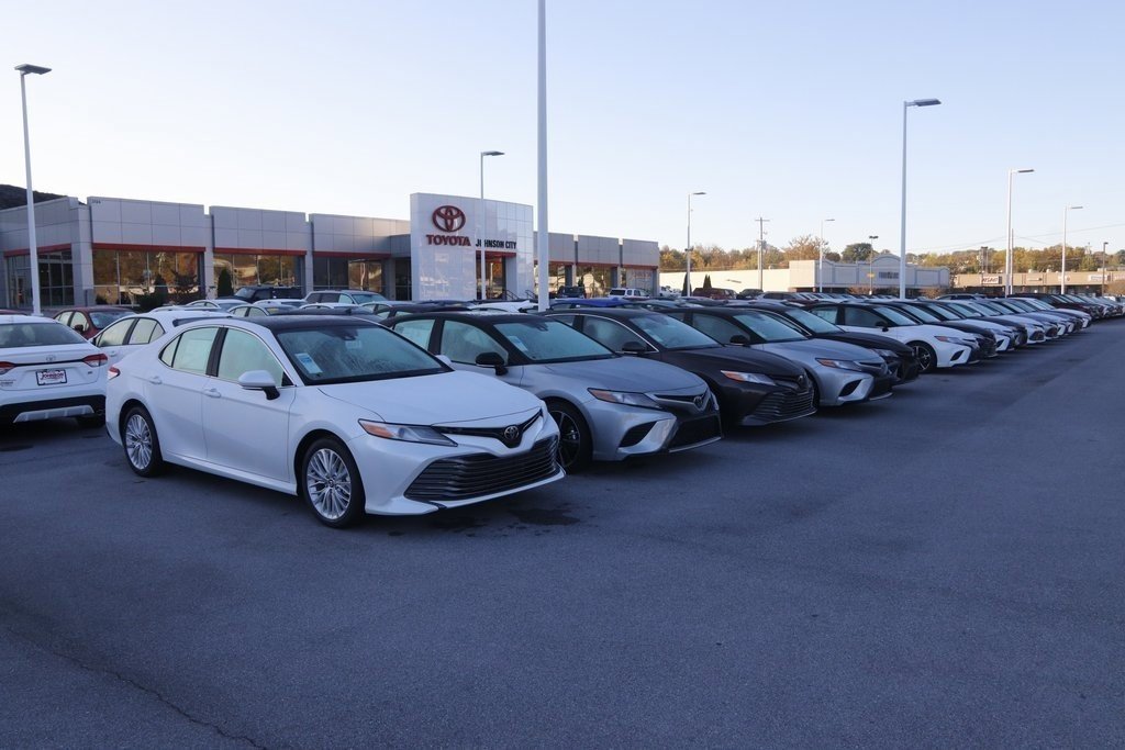 Used 2021 Toyota Avalon XLE image 13