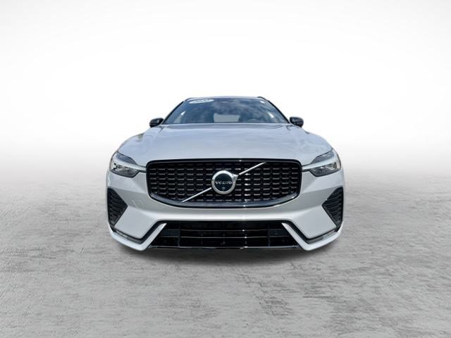 Used 2022 Volvo XC60 B6 R-Design w/ Advanced Package image 2