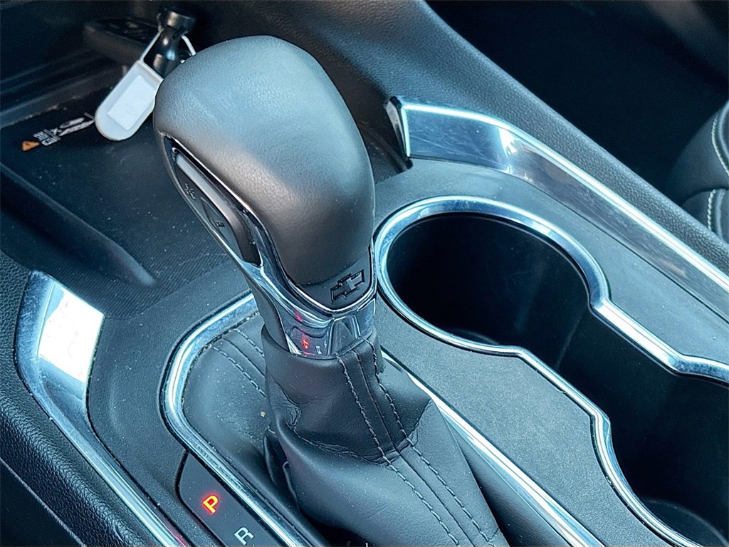 Used 2023 Chevrolet Traverse LT image 16