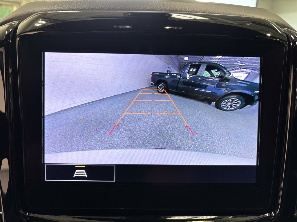 Used 2023 Chevrolet Traverse LT AWD/4WD image 21
